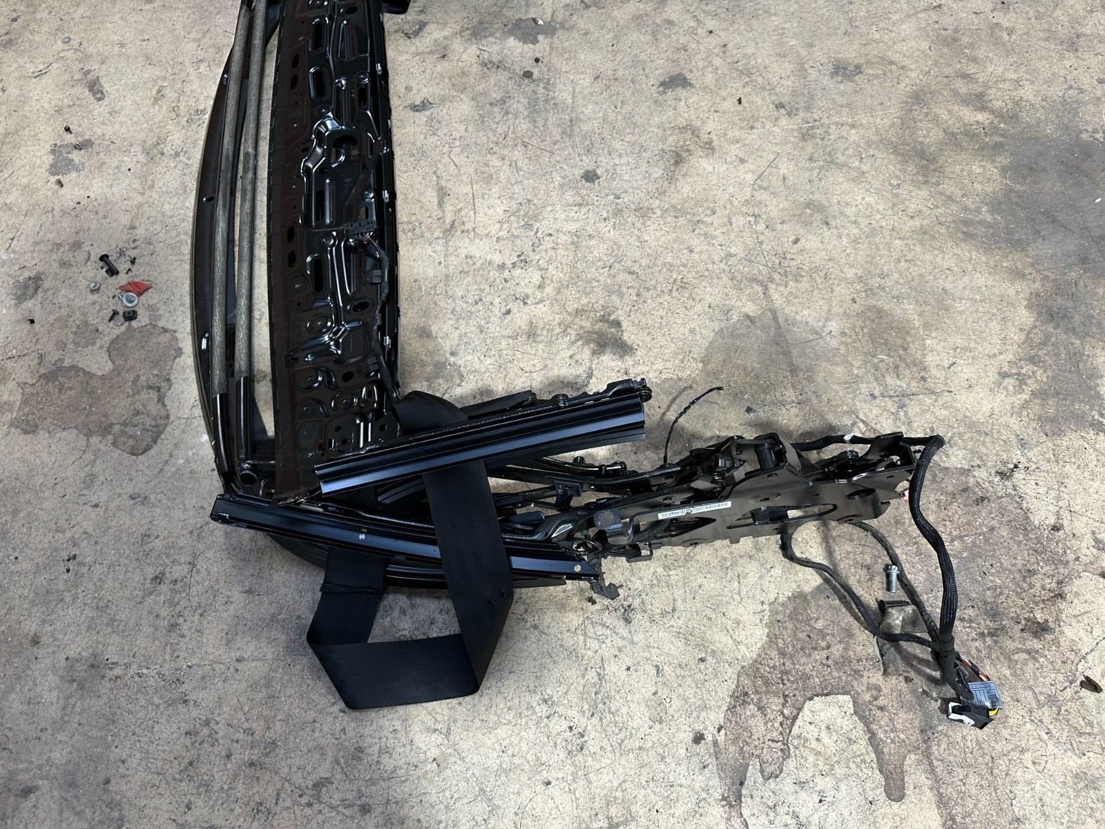 BMW E88 Convertible Rooftop Roof Folding Soft Top Black Assembly  