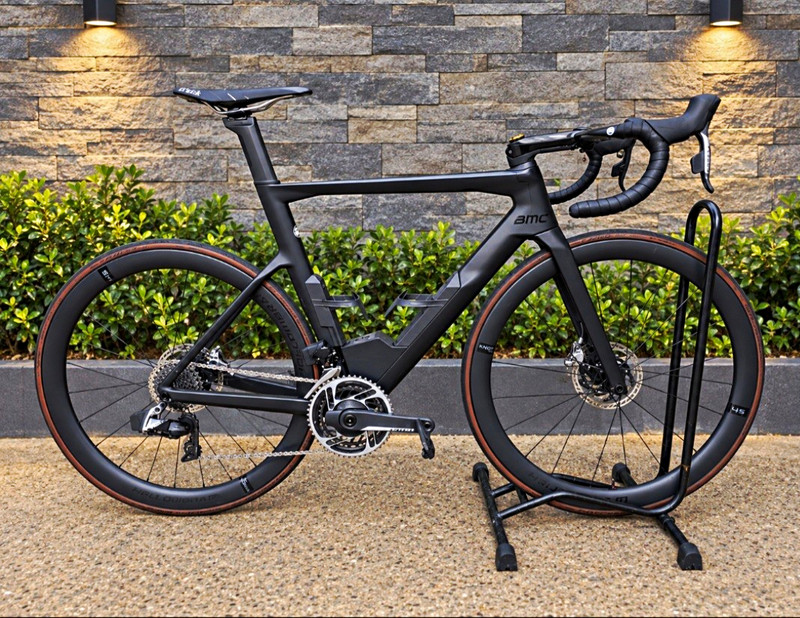 BMC TIMEMACHINE R01 ONE CARBON £12.500 BUILD SRAM RED