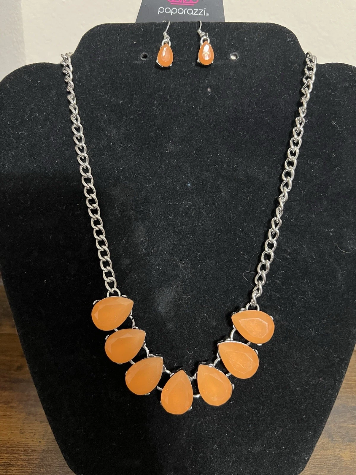 VETEMENTS Collana Gioielli Paparazzi Ciondolo Arancione Catena Argento con Orecchini