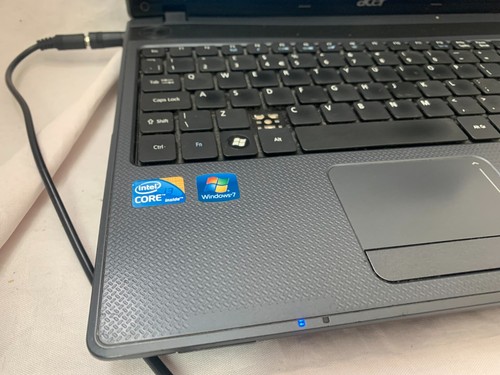 Acer Aspire 5733 Laptop 15.6 inch Intel i3 2.4 GHz 6 GB 160 GB Windows 7 - Picture 2 of 10