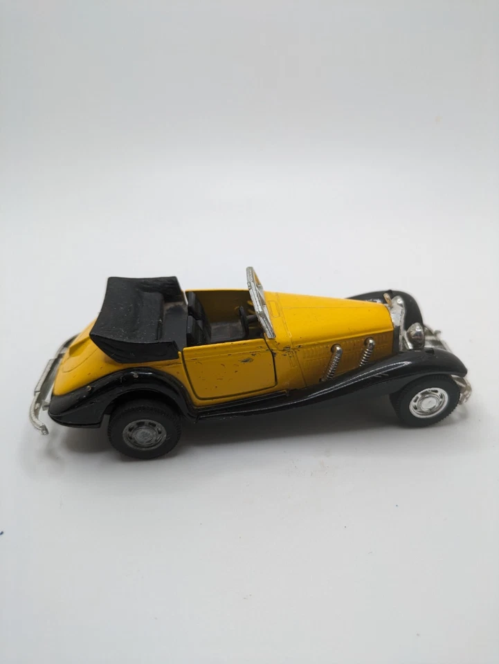 Vintage Yatming Mercedes 540K Cabriolet 1:32 Scale Model Diecast No.8502 Yellow - Image 3 of 4