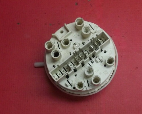 Waschmaschine Zanussi FLE1116W DRUCKSCHALTER