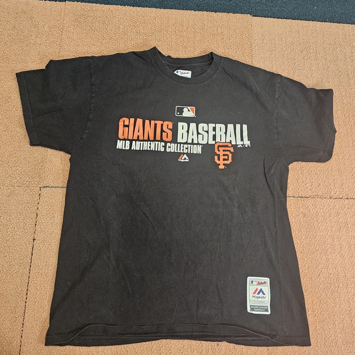 San Francisco Giants Majestic Mens T-Shirt Large Black Graphic SS