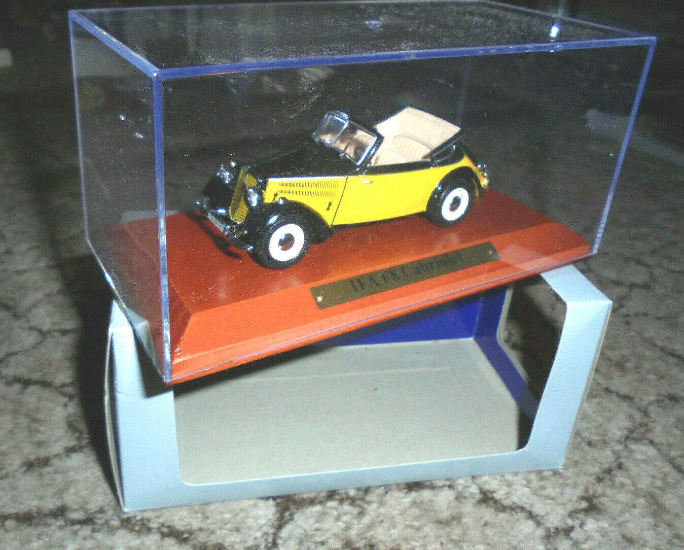 Picture 1 of 1