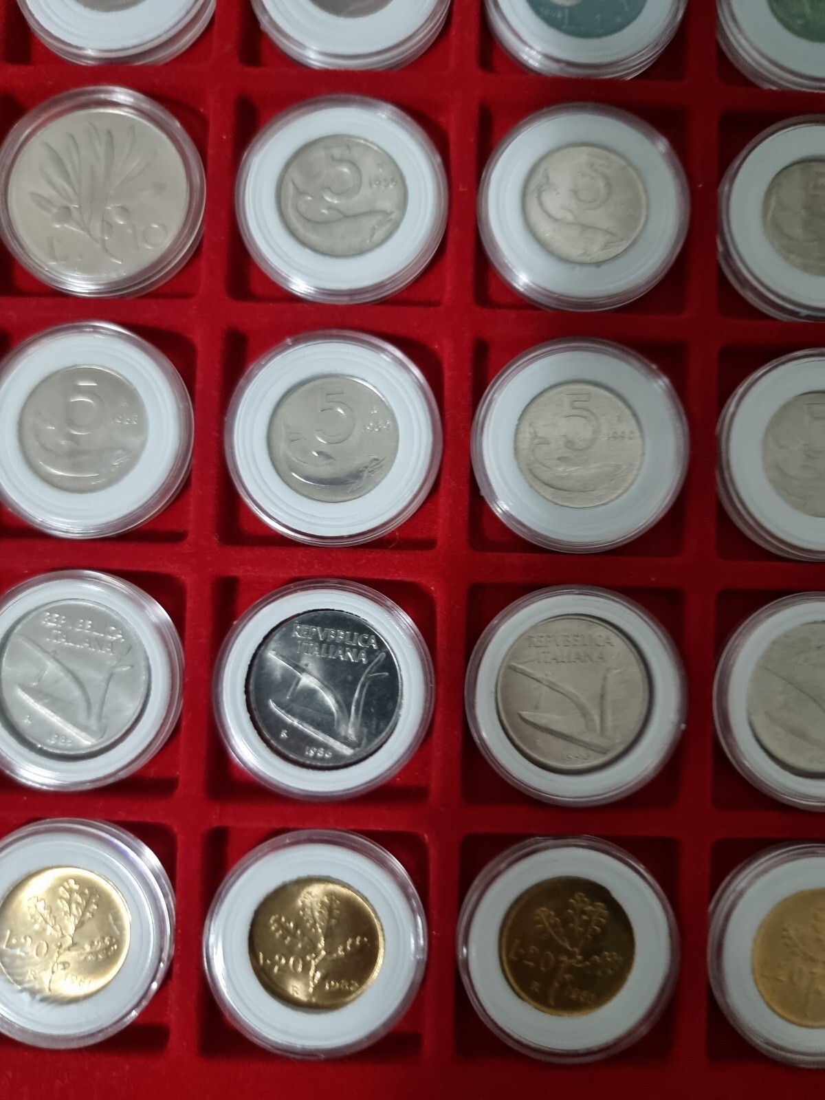 Europa - lotto di varie monete, 2 euro e medaglie - a