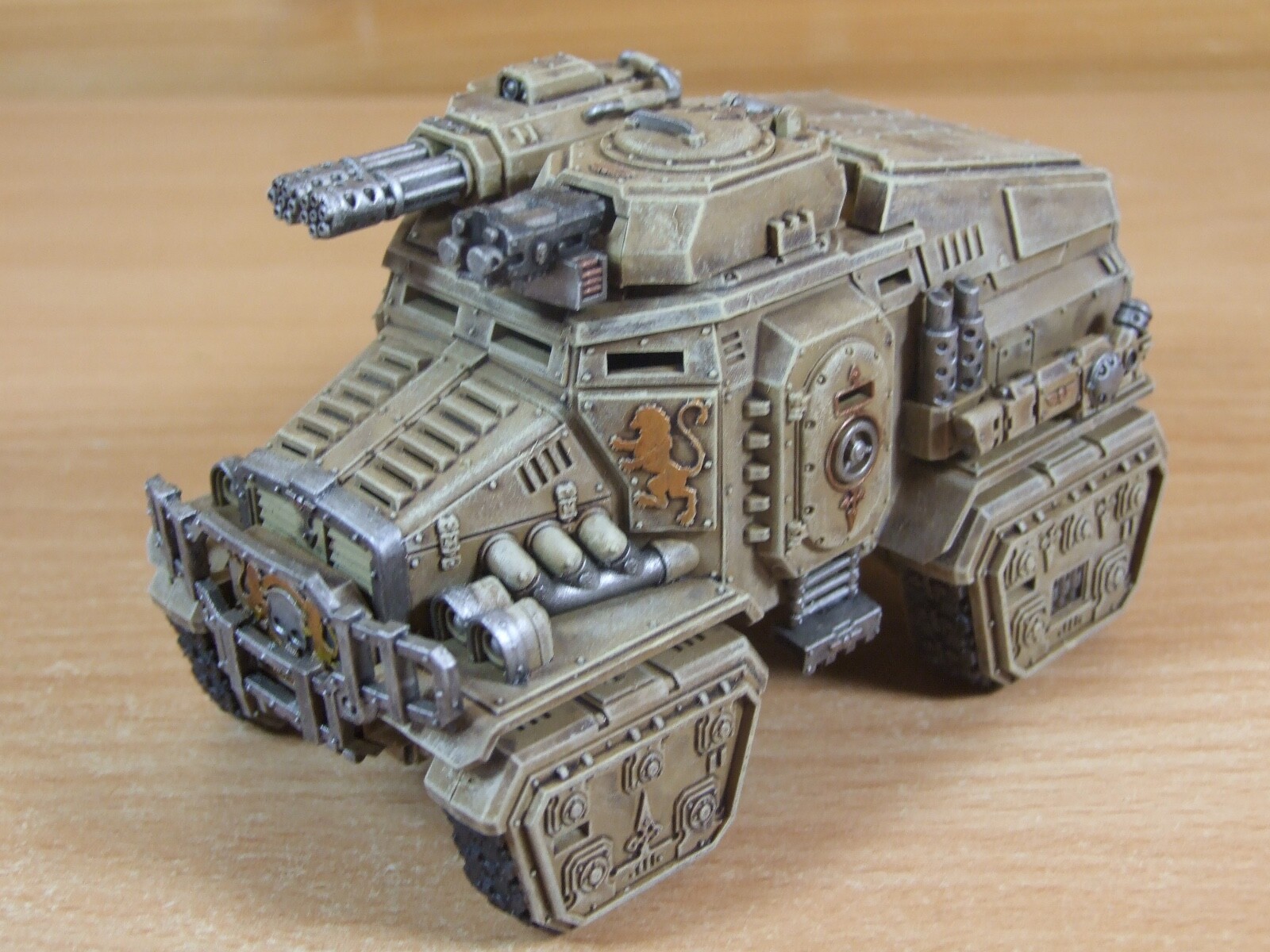 Plástico Warhammer Astra Militarum Taurox Prime bien pintados (L) Plástico Warhammer Astra Militarum Taurox Prime bien pintados (L)