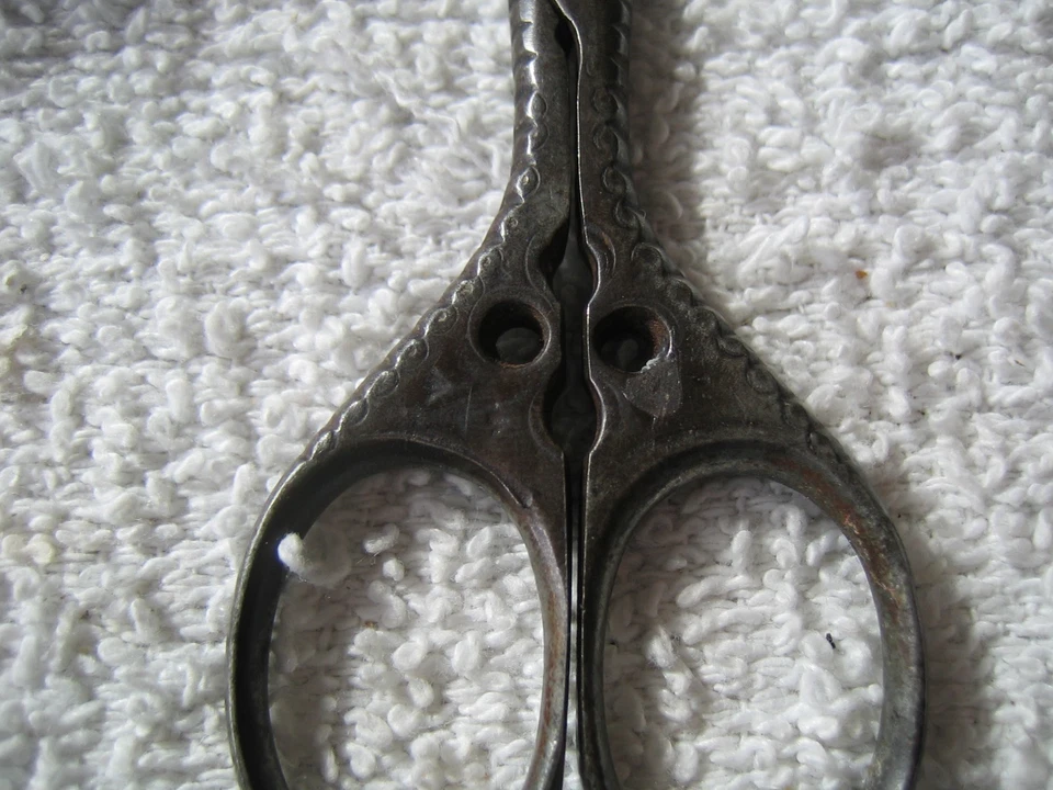 Tijeras de tapiz victoriano herramienta de costura antigua de costura de costura de mediados de 1800 4 pulgadas Foto 4 de 4