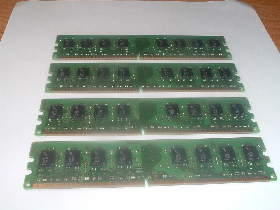 4 - Crucial PC2-5300 (DDR2-667) 1 GB UDIMM 667 MHz RAM Memory = 4GB TOTAL - Image 4 of 4