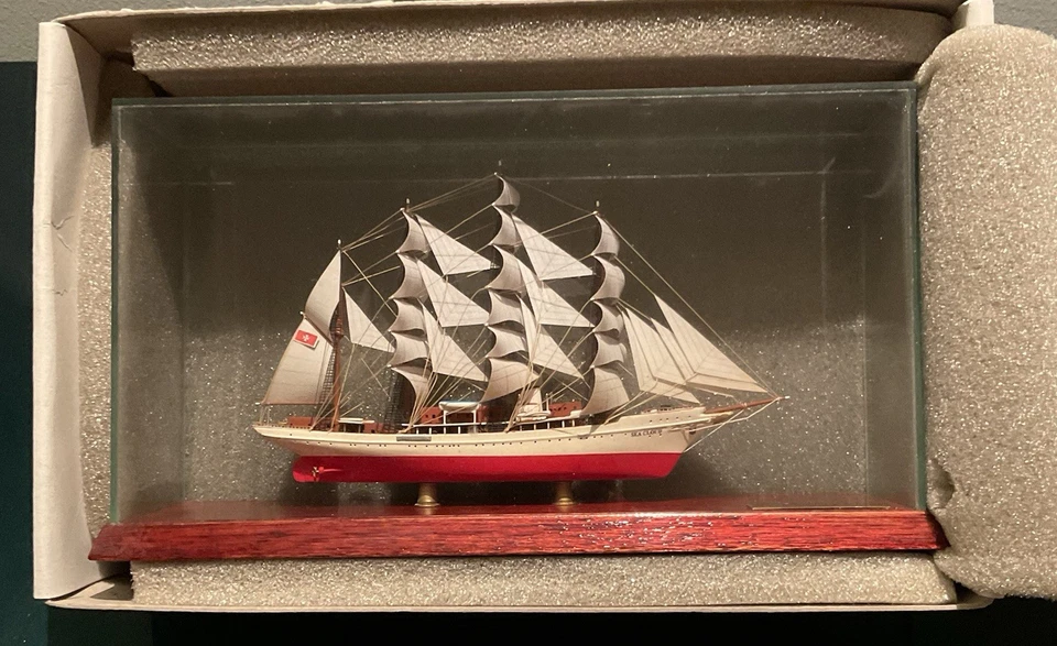 collezione nave classica 1:1250,Sea Cloud,Germaniawerft Kiel 1931 - Immagine 2 di 4