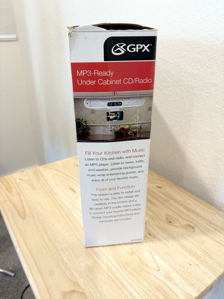 GPX MP3-Ready Under Cabinet CD/Radio MP3 Player Timer, Remote, KC220S Brand NEW - Image 3 of 4
