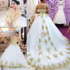 Vintage Gold Lace Applique Wedding Dresses Tulle Bridal Gowns with Chapel Train