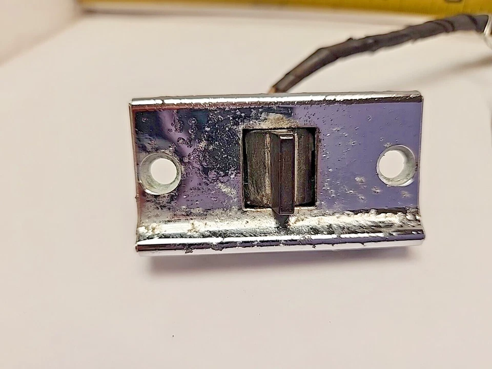 Б/у оригинальный производитель GM антенный переключатель с проводкой 1957 Oldsmobile 88/98 (799) - Изображение 2 из 4