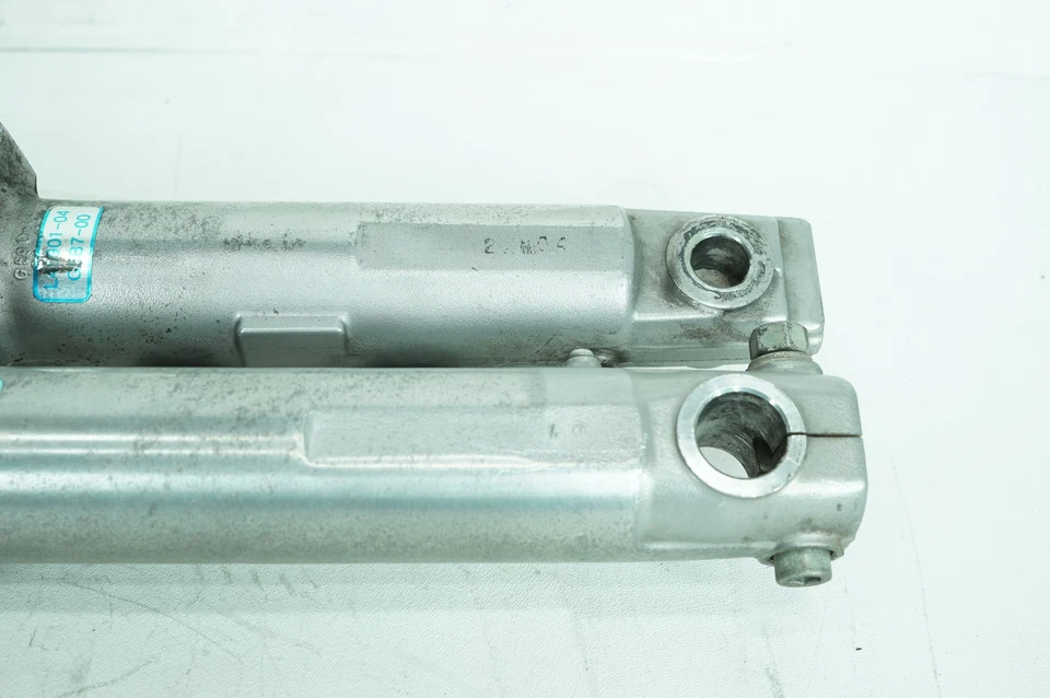 2005 Harley Sportster XL1200 C Custom OEM Front Left & Right Fork Legs Sliders Foto 3 de 4