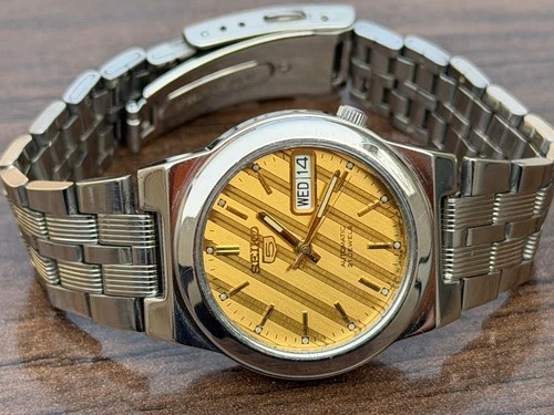 Vintage Seiko 5 Automatic 21 Jewels Men's Japan  7S26-01R0 Spares/Repairs(75)