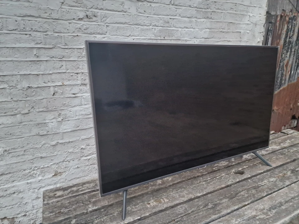 Boxed Samsung UE43TU7100K 43" 4K LED Smart TV Black Mint Condition - Image 2 of 4