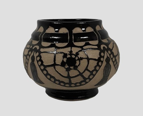 Neoclassical Tassel Design Vase Studio Art Pottery 3D Dimensional Relief Vintage - Picture 9 of 11