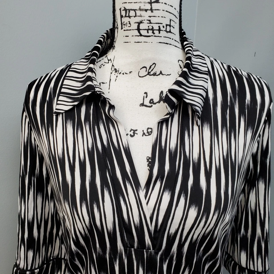 Vestido recto Sandra Darren para mujer 6 negro geométrico manga 3/4 cuello pulóver Foto 3 de 4