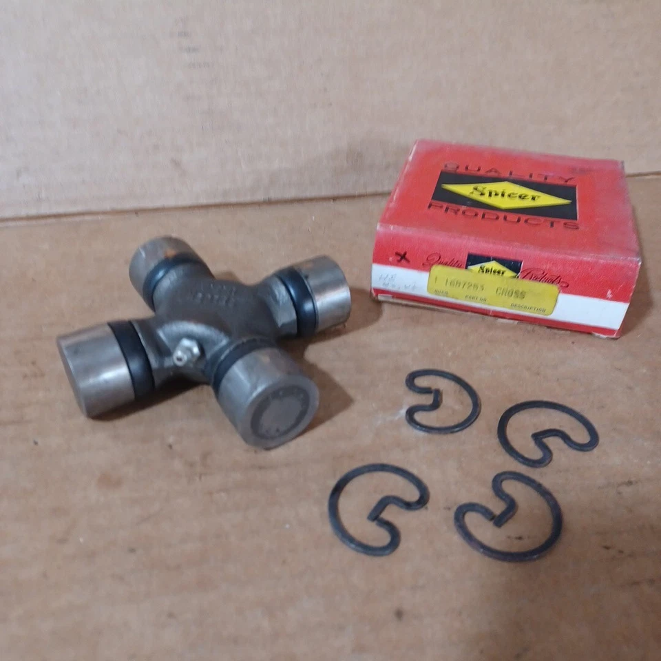 Camión Studebaker 3E 4E 5R 1957-1964 6E 7E 8E cabina C 40 45 junta universal nuevo en stock  Foto 2 de 4