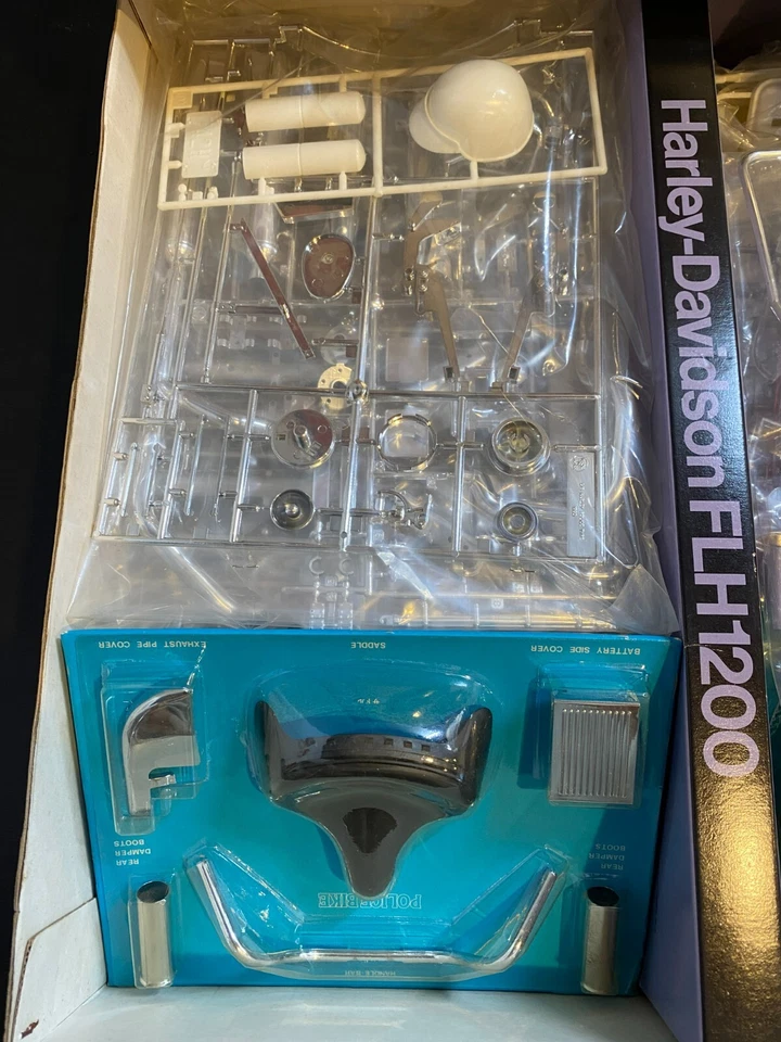 Tamiya Scala 1/6 Harley Davidson FLH1200 Tipo Polizia Plastica Model Kit Moto... - Immagine 4 di 4