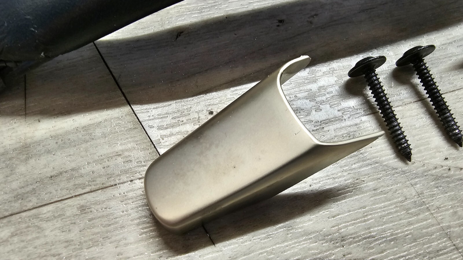 0311 Lincoln Town Car Interior Door Panel PULL STRAP Handle W/ CAPS