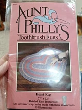 Aunt Philly's Toothbrush Rag Rug Pattern HEART RUG AP102