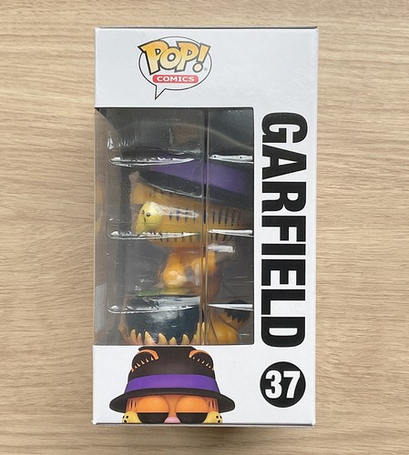 Funko Pop Comics Garfield NYCC #37 + Free Protector - Picture 2 of 6