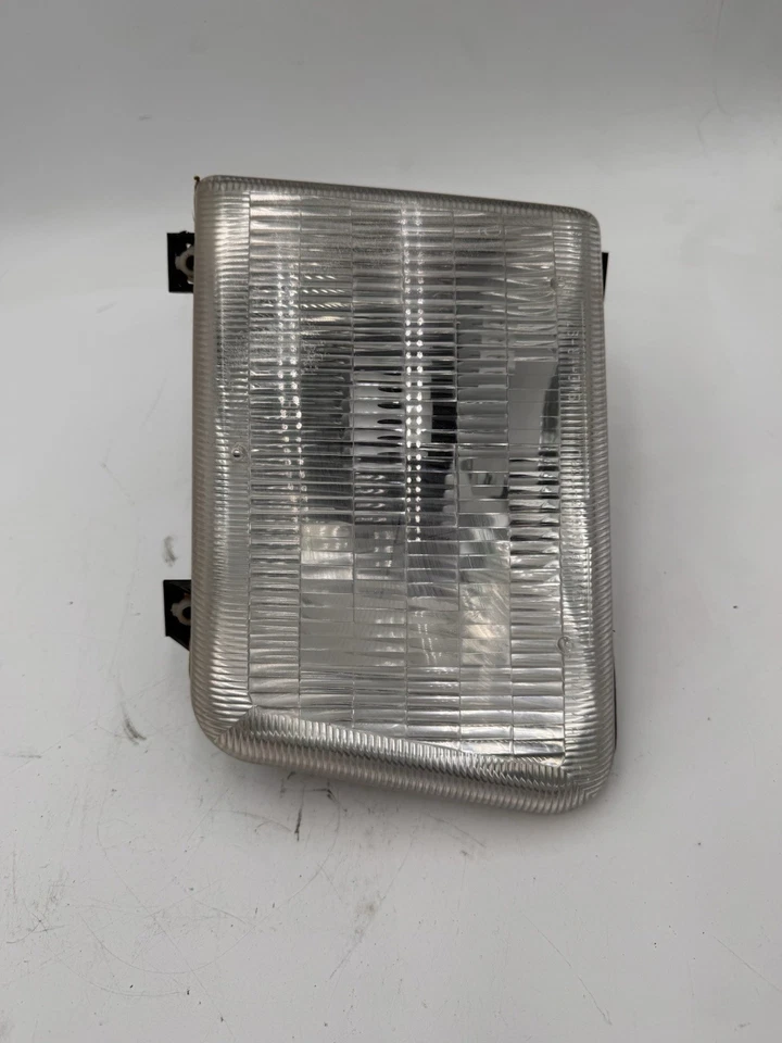 3331136LAS Lighting - Exterior - Headlight Assembly OEM 333-1136 - Image 2 of 4