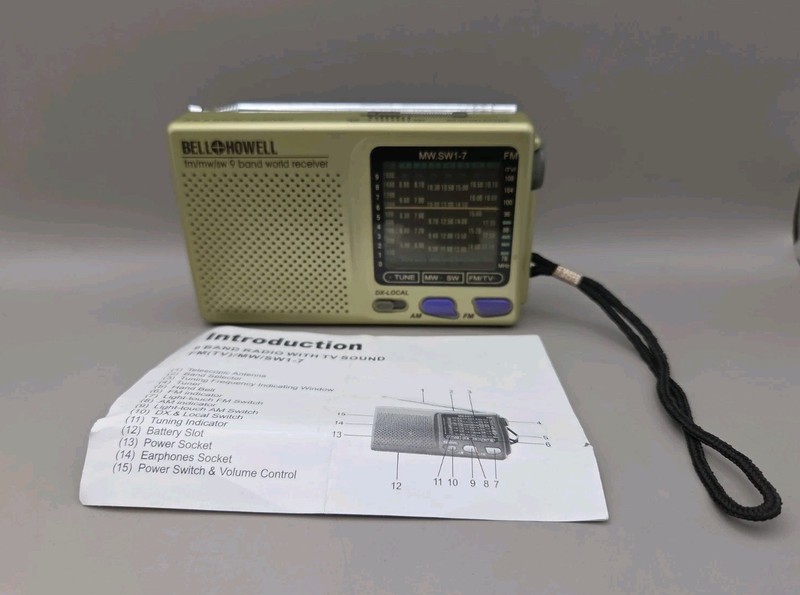 9 Band World Receiver By Bell Howell AM/FM/ SW 1-7 Has Been Tested Works Great.