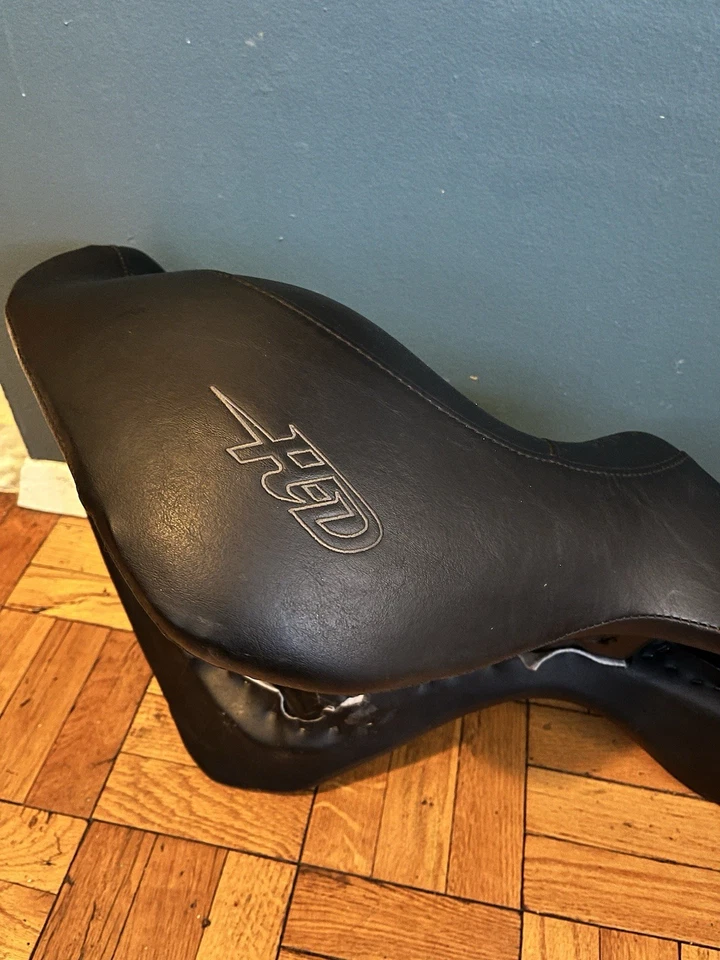 Sillín de 2 unidades Harley Davidson Sundowner OEM para modelo Softail Deuce 2000-2007 Foto 2 de 4