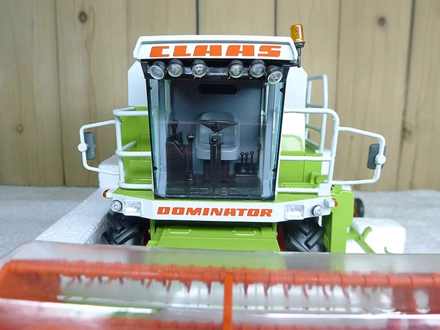 Replicagri 170 CLAAS DOMINATOR 88 CLASSIC MAXI TRACTOR 1/32 Diecast Model - Image 4 of 4