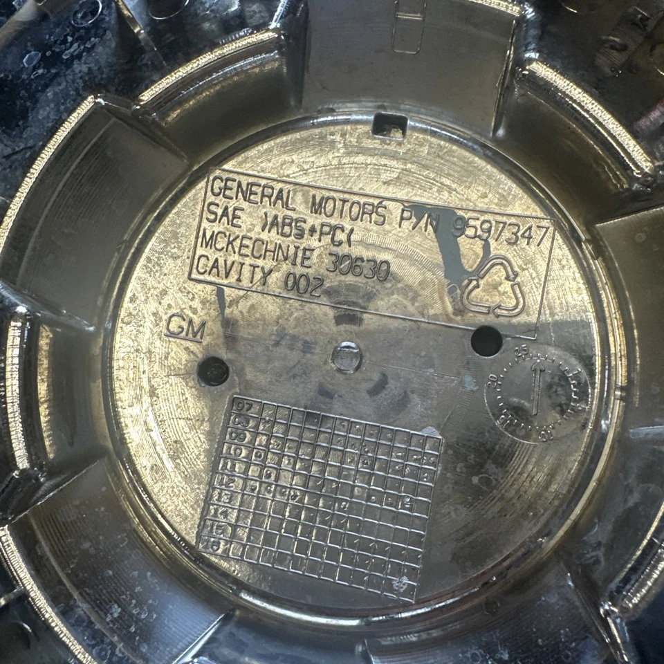 Tapa central de rueda cromada Chevrolet Avalanche Silverado Tahoe Suburban 1500 (1) Foto 4 de 4