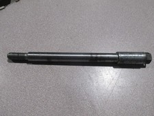 Axe roue avant (Honda - Xlr 350 1984 - 1985)