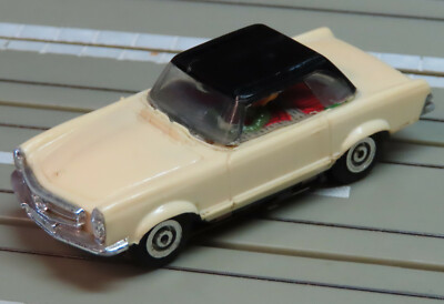 Faller AMS --  Mercedes 230 SL Coupe mit Flachankermotor, 60er Jahre (DEZ434)
