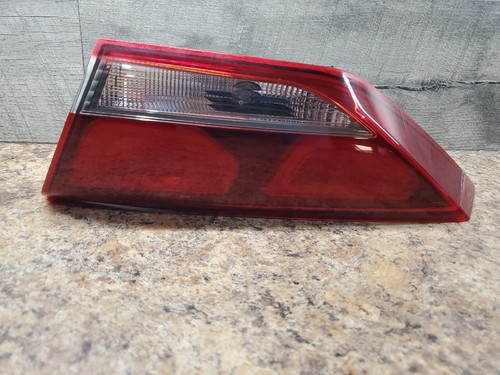 2017-2018 HYUNDAI ELANTRA OEM Right INNER TAIL LIGHT ASSEMBLY 92404-F2000