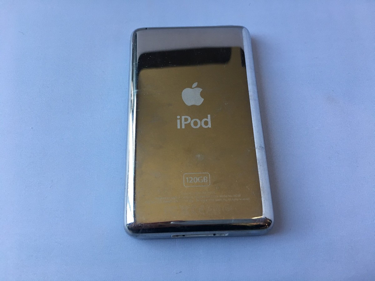 Apple iPod classic 7th Generation Silver (120GB) mint