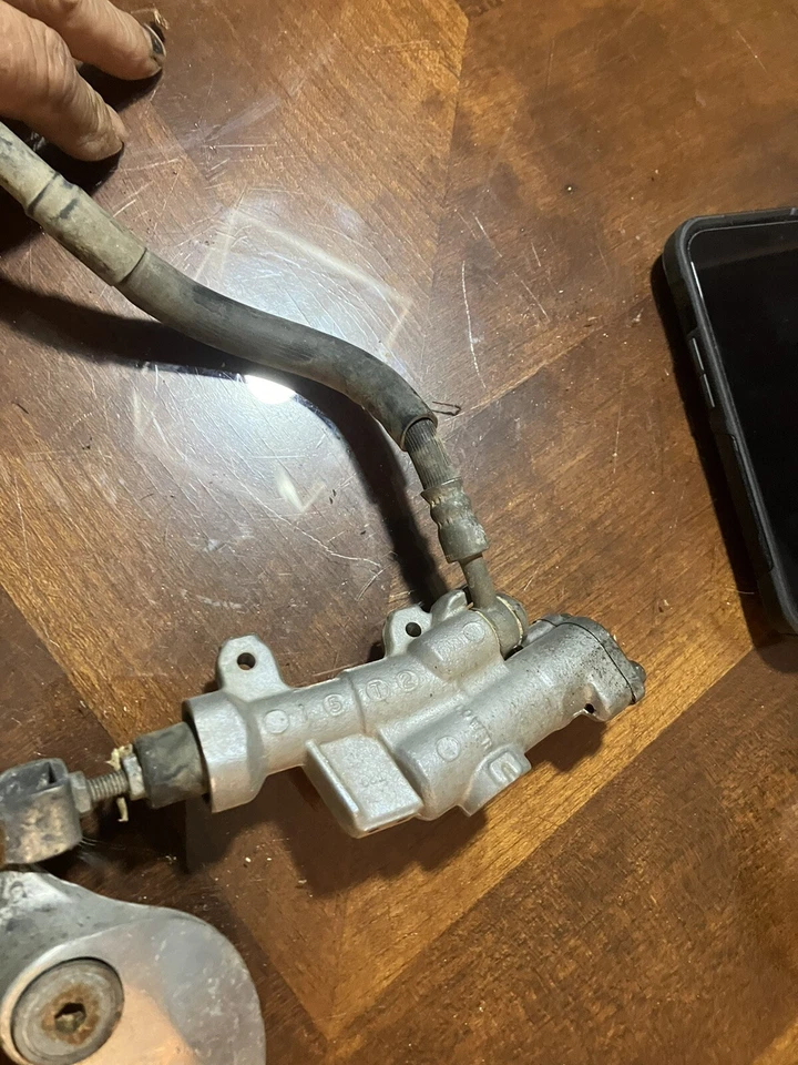 Conjunto de freio traseiro Yamaha YZ450f 2006 - Imagem 3 de 4