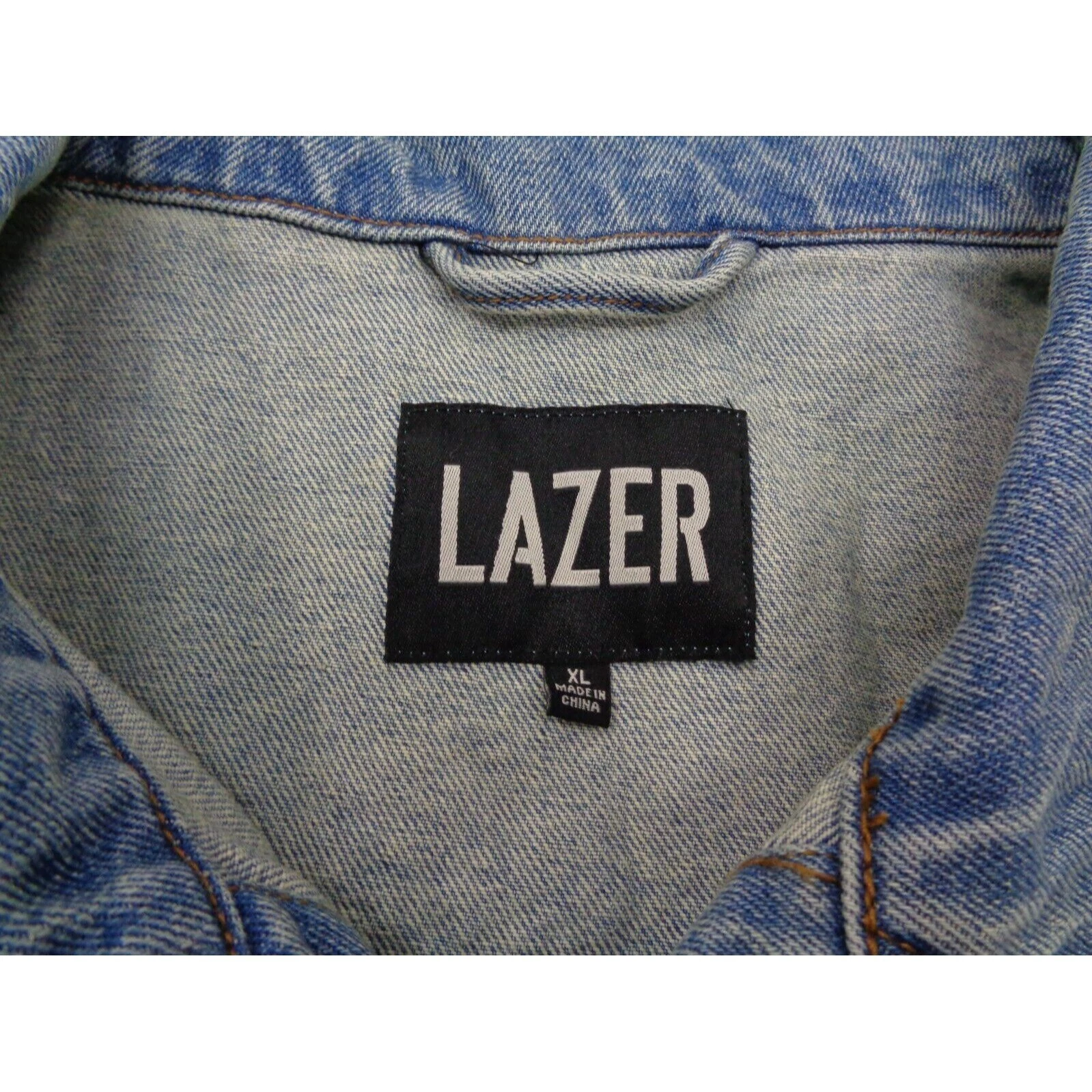 Lazer Men's Regular Fit Denim Trucker Jacket in Extra Light Wash Blue-XLarge - product detail image 4