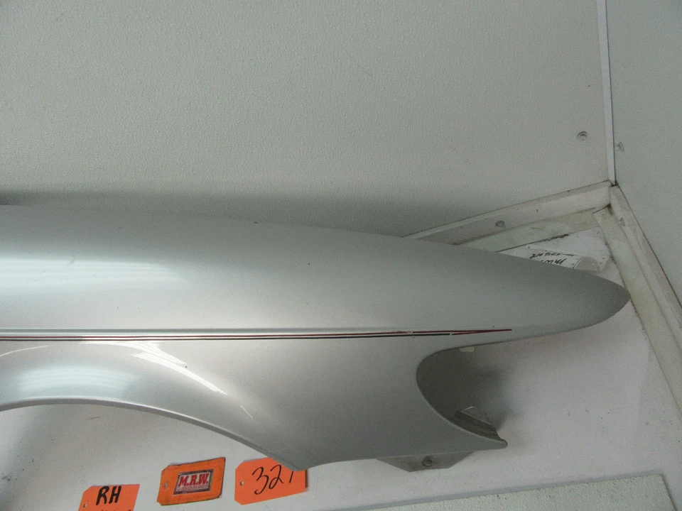 GUARDABARROS PLATA LADO PASAJERO DERECHO 94 95 96 97 98 99 00 01 02 03 SAAB 900 9-3 Foto 2 de 4