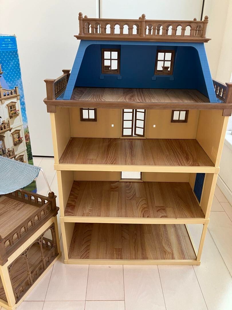 Sylvanian Families UK Grand Mansion Epoch Calico Critters with box