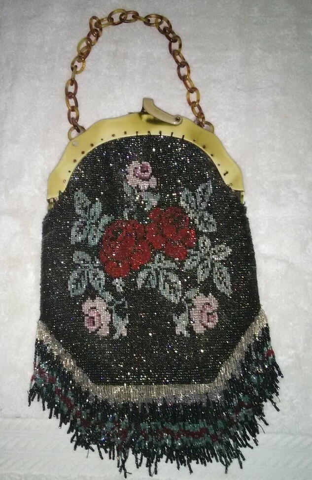 ANTIQUE VICTORIAN BEADED PURSE Gem