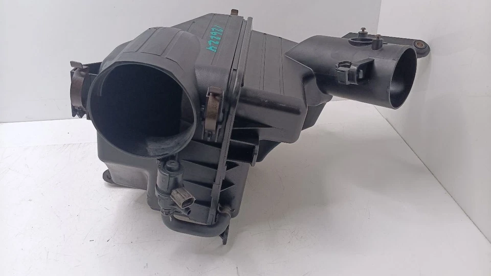 Caja filtro de aire OEM 2001 2002 2003 2004 2005 Lexus IS300 Foto 2 de 4