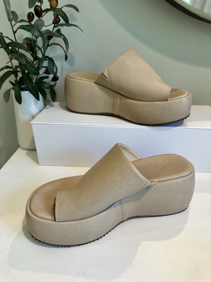 Oasis Society Champagne Beige Textured 3” Platform Thong Sandals Mules Size 10