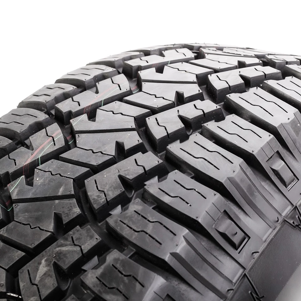 4 Tires Suretrac Radial A/T LT 285/70R18 Load E 10 Ply AT All Terrain Foto 2 de 4