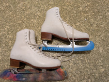 Riedell Women's Ice Skates with Sheffield Club 2000 Blades 320 sz 6