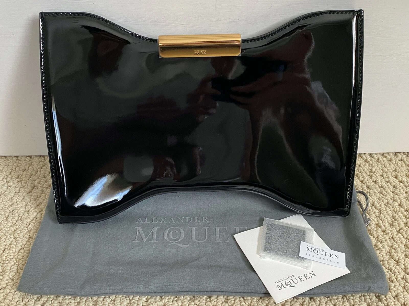NWT Alexander McQueen Vintage Squeeze It Black Patent Leather Gold Clutch Bag