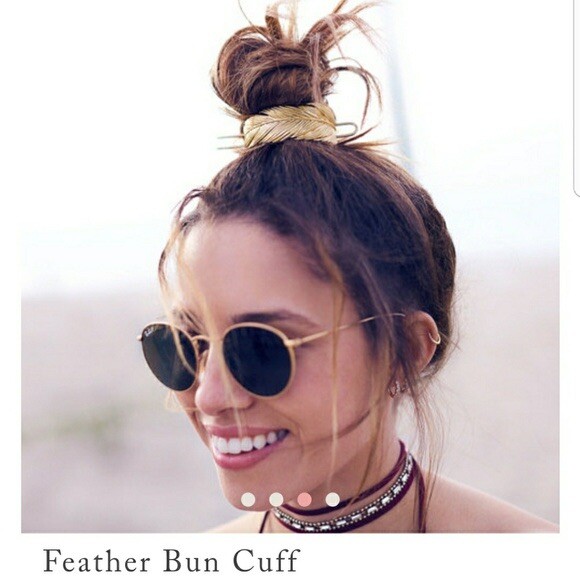 NIB Chloe + Isabel x Jen Atkin Feather Bun Cuff Gold Plated  display picture 2