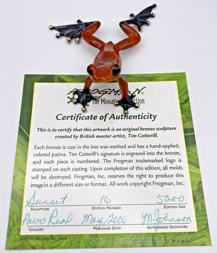 5 MINIATURE BRONZE FROGS & LILY PAD BASE - BY Frogman Tim Cotterill - Picture 3 of 24