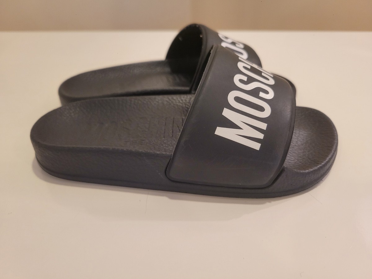 Moschino Men’s Black Logo Slides Slip On Sandals 46 Moschino: Black Lettering Logo Pool Slides | SSENSE main image 2