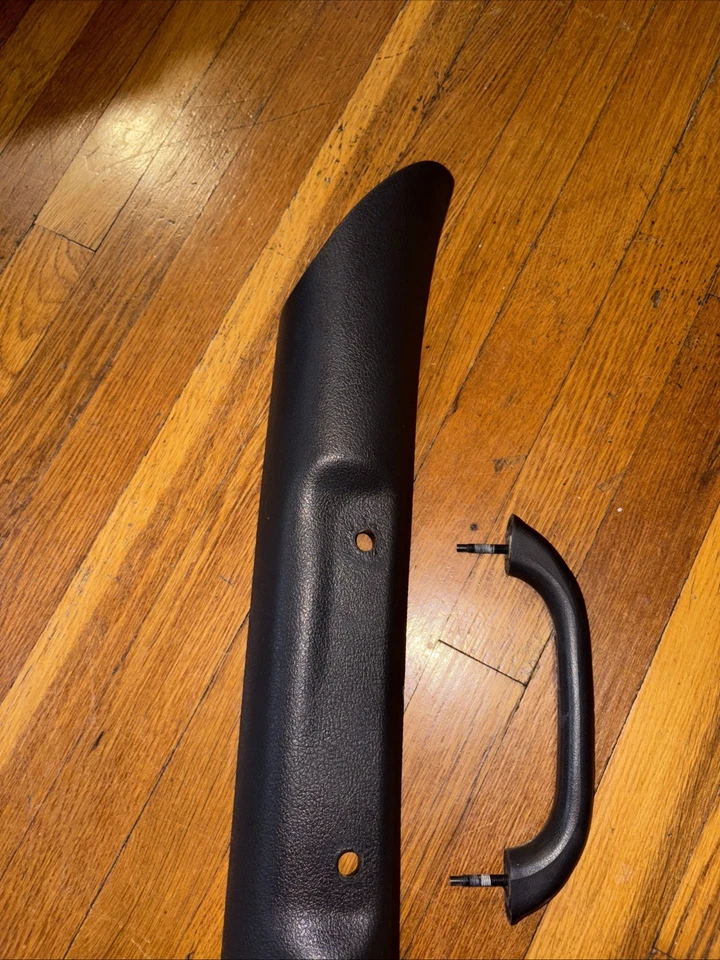 Dodge Ram Cummins 1998-2002 un pilar pasajero delantero derecho moldura ágata fabricante de equipos originales Foto 3 de 4