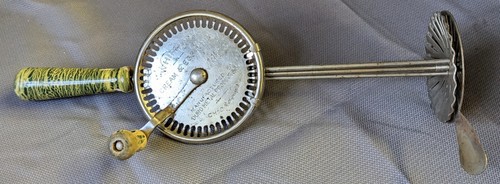 Vintage Whippit Cream Egg Whip Beater Duro Metal Green Spatter Handle